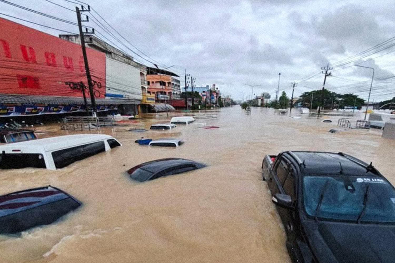 อุตุฯ เตือนอีกพรุ่งนี้ 8 จ.ภาคใต้ รับมือฝนตกหนัก เฝ้าระวังน้ำท่วม-น้ำป่าหลาก