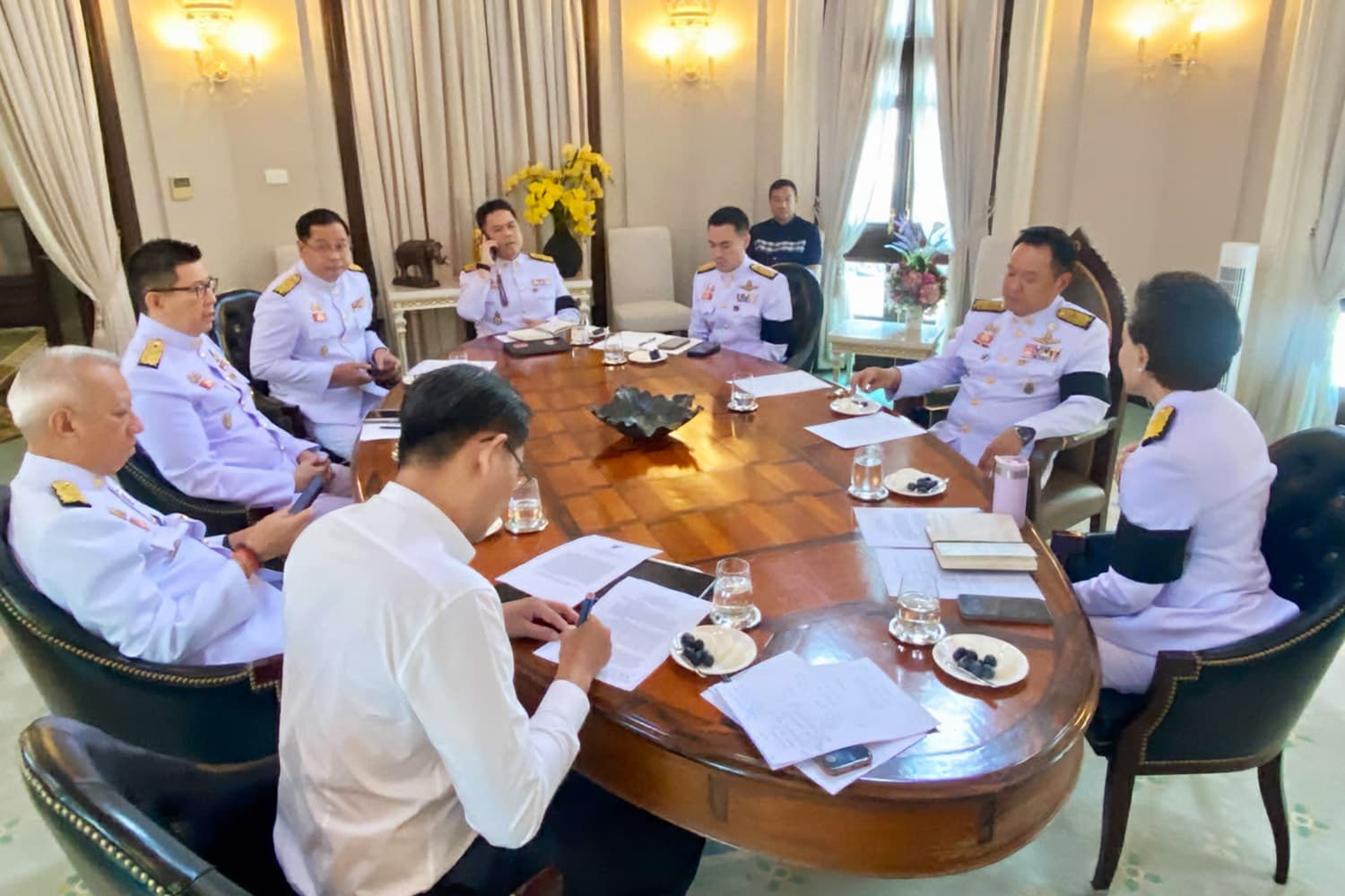 ‘เอกนิติ’ ชง ‘ครม.นัดพิเศษ’ งัด ม.162 แก้น้ำมันแพง ไม่ต้องรอแถลงนโยบายสภา