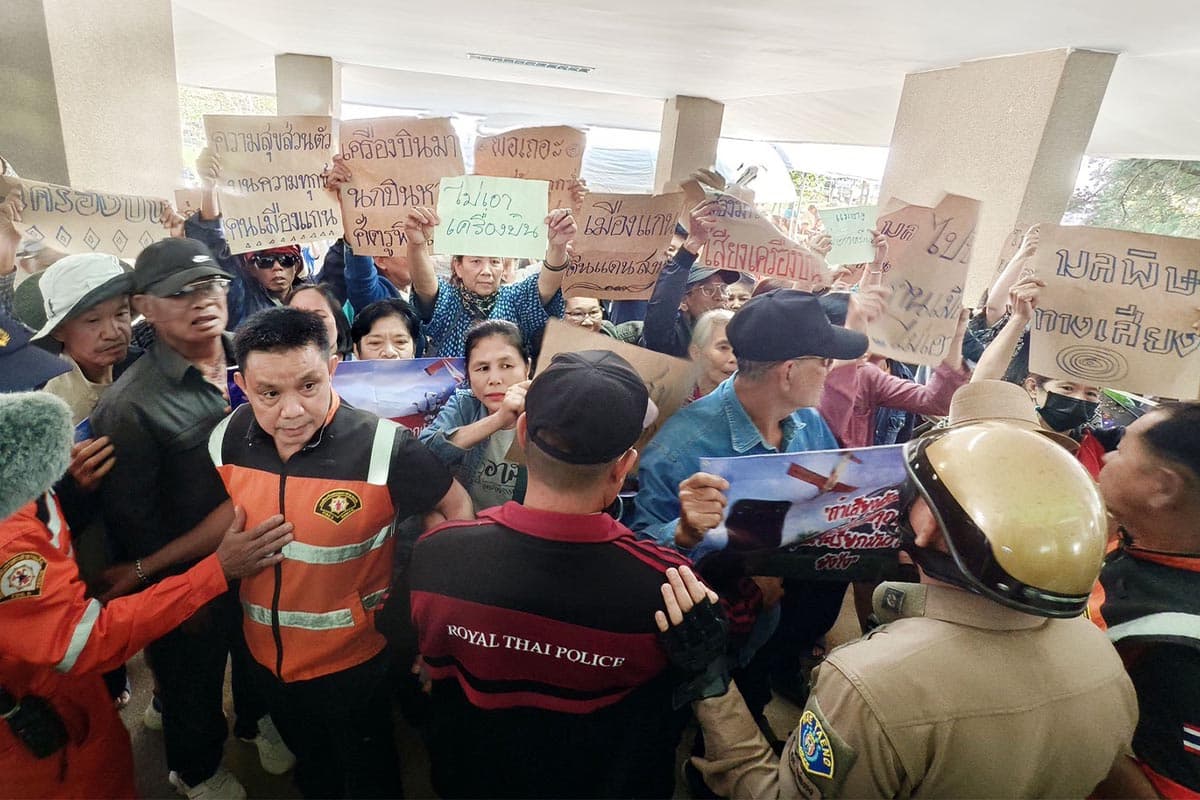 Noise-pollution-Small-aircraft-are-disturbing-communities-in-Chiang Mai-SPACEBAR-Photo04.jpg