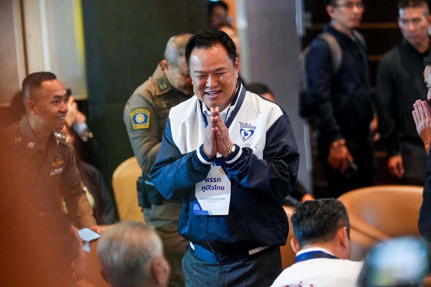 Photo Story : ‘มิตรภาพ’ ก่อนเริ่มศึก สีสันหลังจับเบอร์ ‘เลือกตั้ง 69’