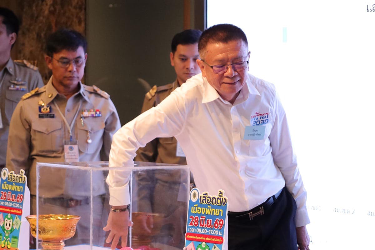 Pattaya-City-elections-are-bustling-with-activity-as-three-major-teams-submitted-their-applications-on-the-first-day-SPACEBAR-Photo08.jpg