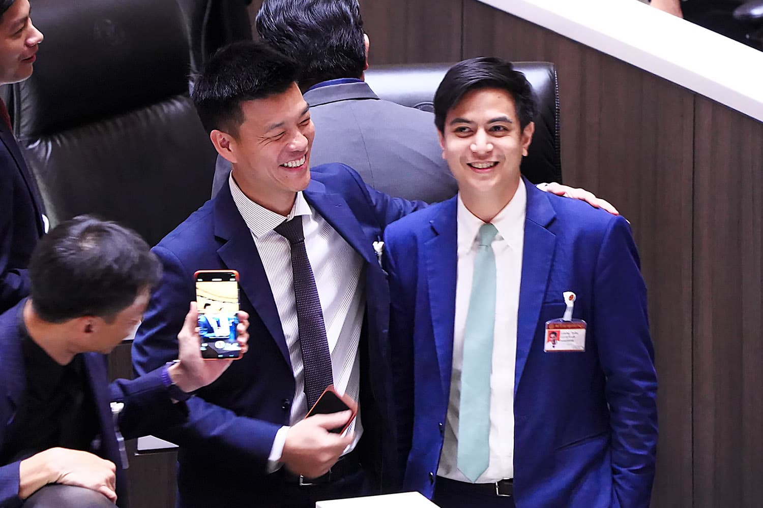 ‘ภูมิใจไทย’ พ่ายโหวต! ‘ฉบับพรรคส้ม’ พลิกชนะเป็นร่างหลักแก้ รธน.