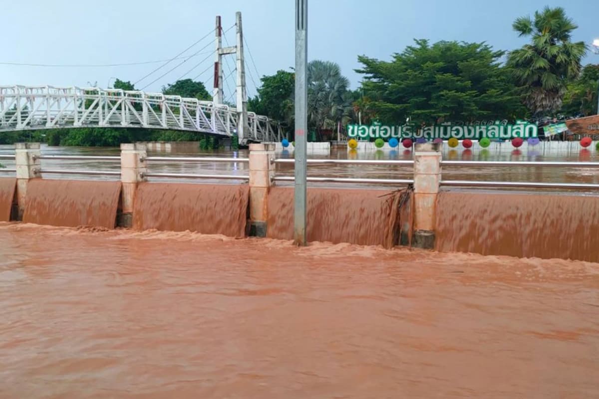 Phetchabun-in-crisis-Storm-Nong Fa-lashes-Lom Sak-causing-record-flooding-SPACEBAR-Photo01.jpg