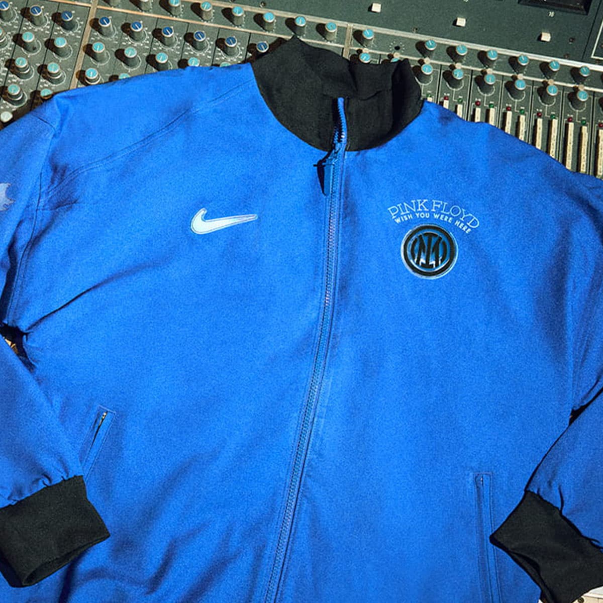 Photo-Story-Inter-Milan-x-Pink-Floyd-SPACEBAR-Photo_SQ04.jpg