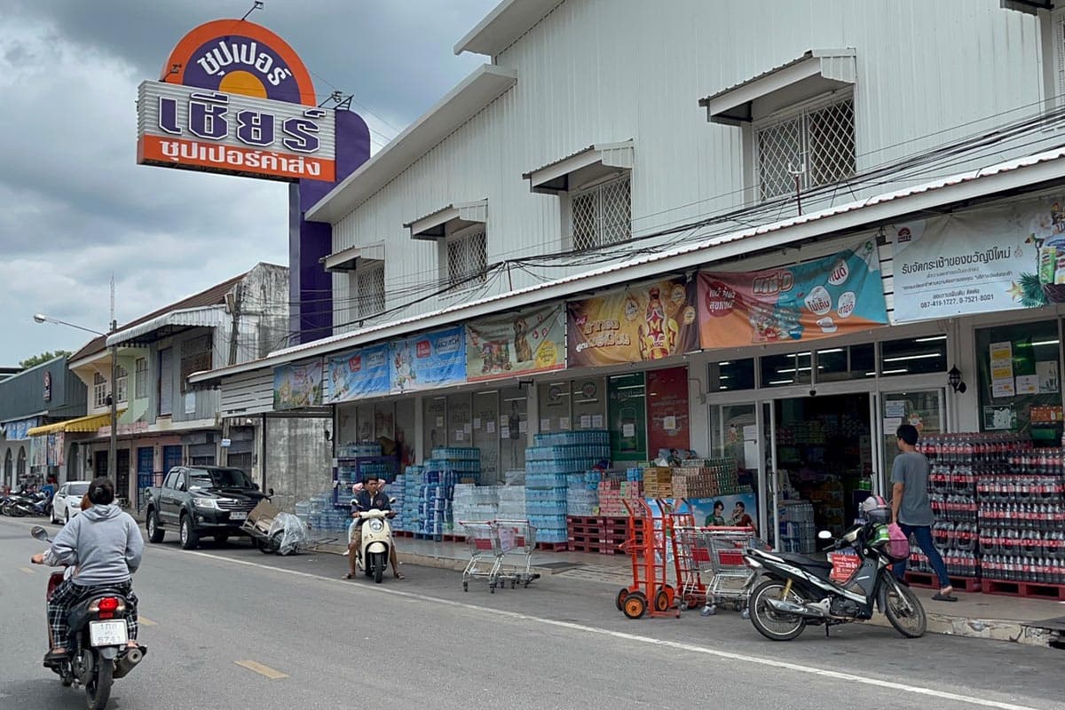 Retail-sales-in-Trang-province-suffer-as-high-fuel-prices-drag-down-sales-SPACEBAR-Photo03.jpg