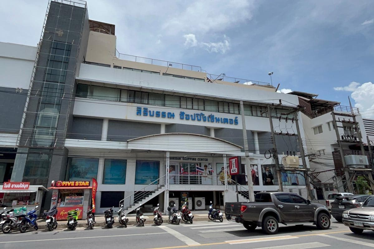 Retail-sales-in-Trang-province-suffer-as-high-fuel-prices-drag-down-sales-SPACEBAR-Photo05-1.jpg