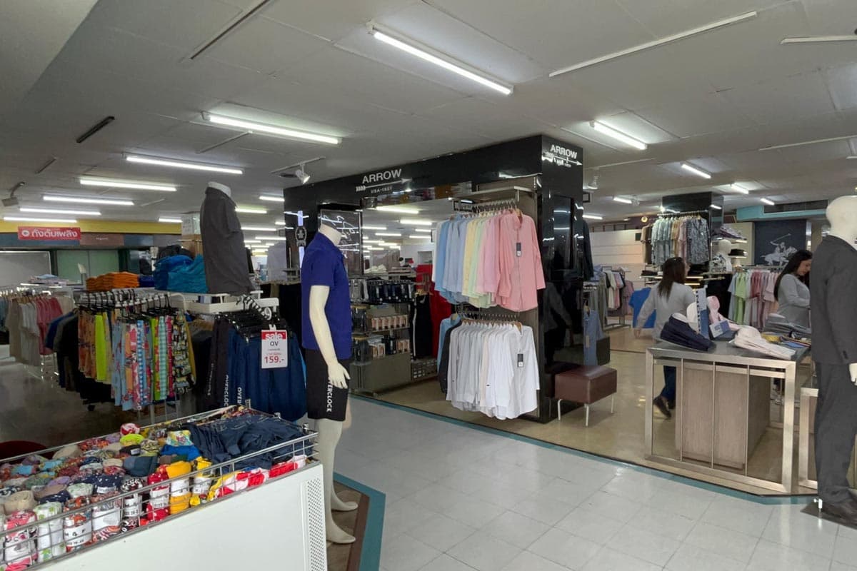 Retail-sales-in-Trang-province-suffer-as-high-fuel-prices-drag-down-sales-SPACEBAR-Photo06.jpg