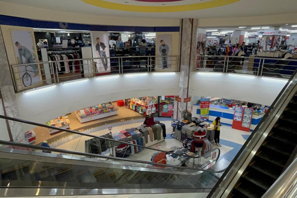 Retail-sales-in-Trang-province-suffer-as-high-fuel-prices-drag-down-sales-SPACEBAR-Photo08.jpg