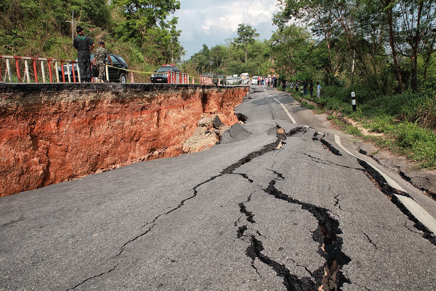 Revealing_the_cause_of_the_earthquake_measuring_3_0_and_4km_deep_in_Nong_Bua_Lamphu_Province_SPACEBAR_Hero_4de87f11b8.jpg