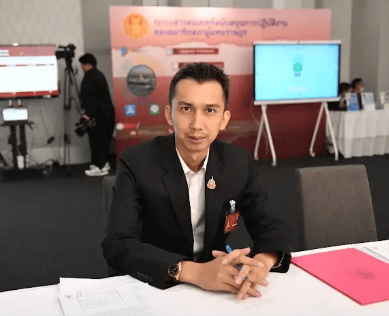 ชนนพัฒฐ์ นาคสั้ว สส.สงขลา เขต 4 พรรคกล้าธรรม ชนะเลือกตั้งอย่างท่วมท้น แต่เขาต้องพิสูจน์กับทาง ดีเอสไอ และหน่วยงานรัฐเรื่องความเกี่ยวข้องกับพนันออนไลน