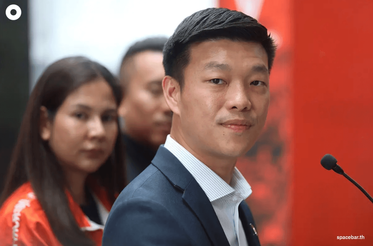 ณัฐพงษ์ เรืองปัญญาวุฒิ หัวหน้าพรรคประชาชน ยังต้องลุ้นกับคดีแก้ไขมาตรา 112 ที่รอการตัดสินของศาลว่าจบหรือไปต่อ