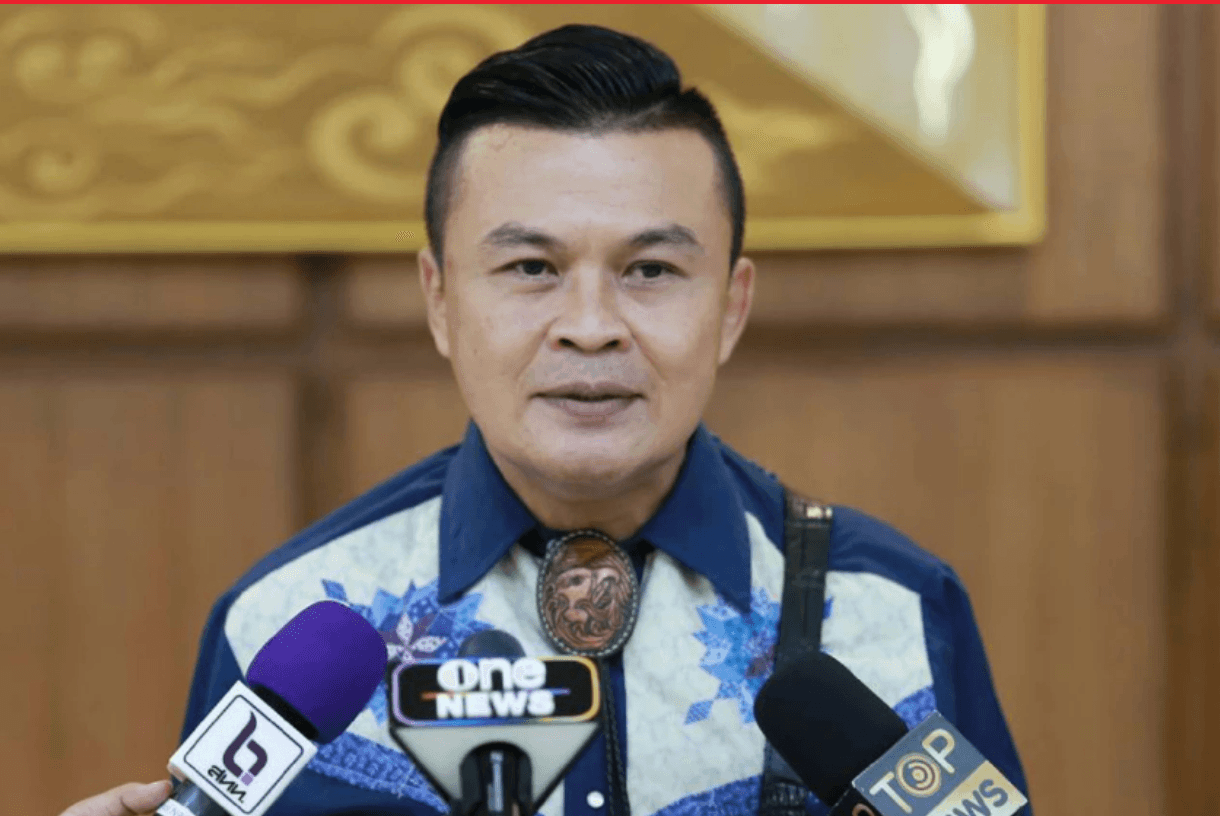 นพรุจ วรชิตวุฒิกุล อดีตแกนนำกลุ่มพิราบขาว 2006 ร้องรัฐมนตรีเกษตรสุริยะ จึงรุ่งเรืองกิจ แก้ปัญหาสวมสิทธิ์ตีนไก่ไทยส่งออกไปจีน ก่อนพังทั้งระบบ