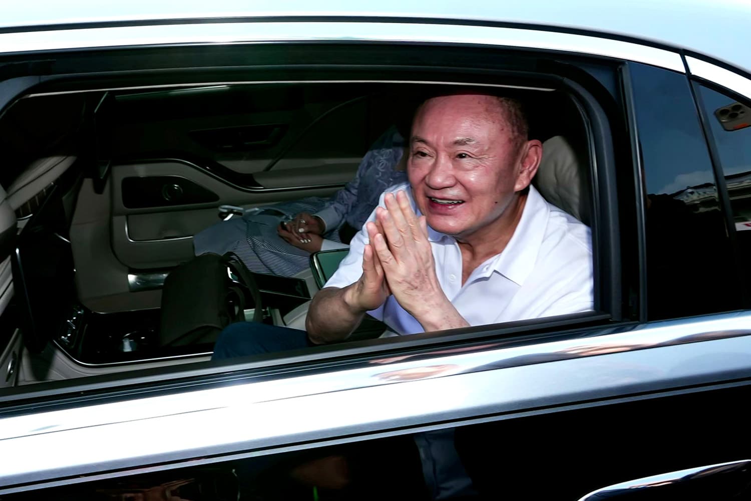 'ทักษิณ' ยื่นคำร้อง 'คกก.สร้างเสริมสังคมสันติสุข' ขอนิรโทษกรรม ล้างมลทินข้อกล่าวหาทางการเมือง