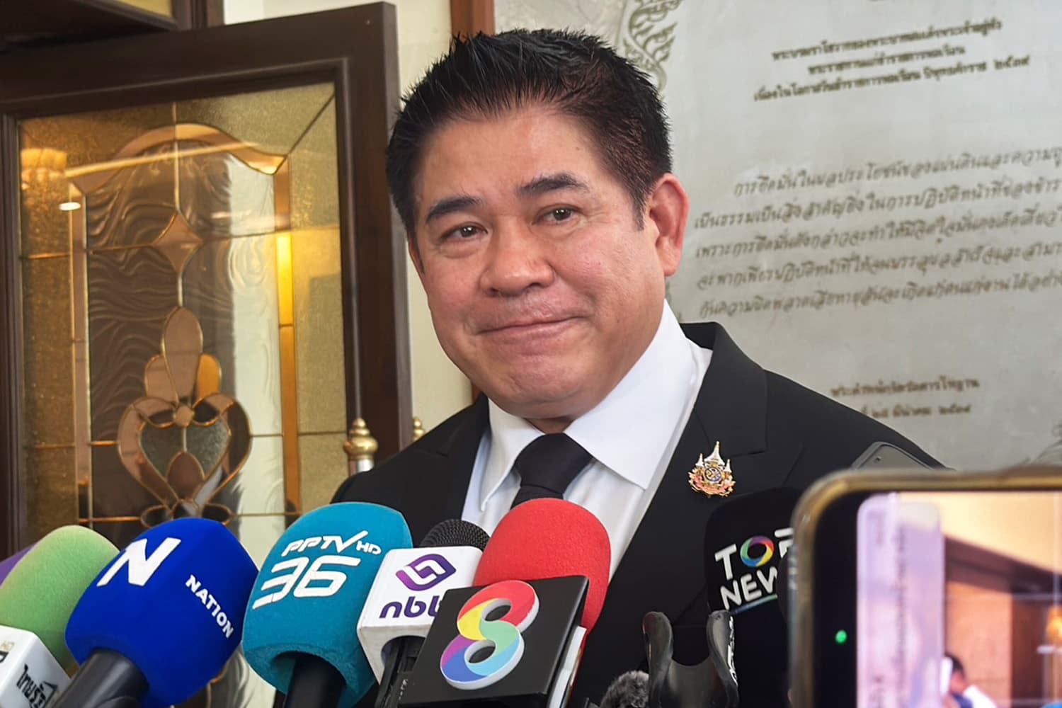 ‘ธรรมนัส’ ลั่น ‘กล้าธรรม’ ไม่วิ่งเข้าหาอำนาจแบบไร้ศักดิ์ศรี! ย้ำพร้อมเป็น ‘ฝ่ายค้าน’ หากถูกลอยแพ