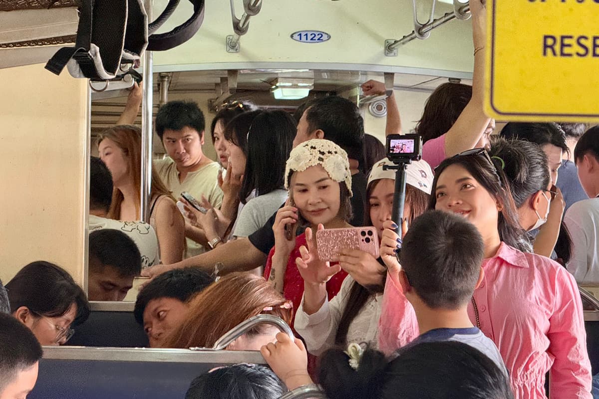 The-Chiang Mai-Lamphun-train-route-is-a-popular-travel-option-with-tickets-costing-only-5-baht-SPACEBAR-Photo04.jpg