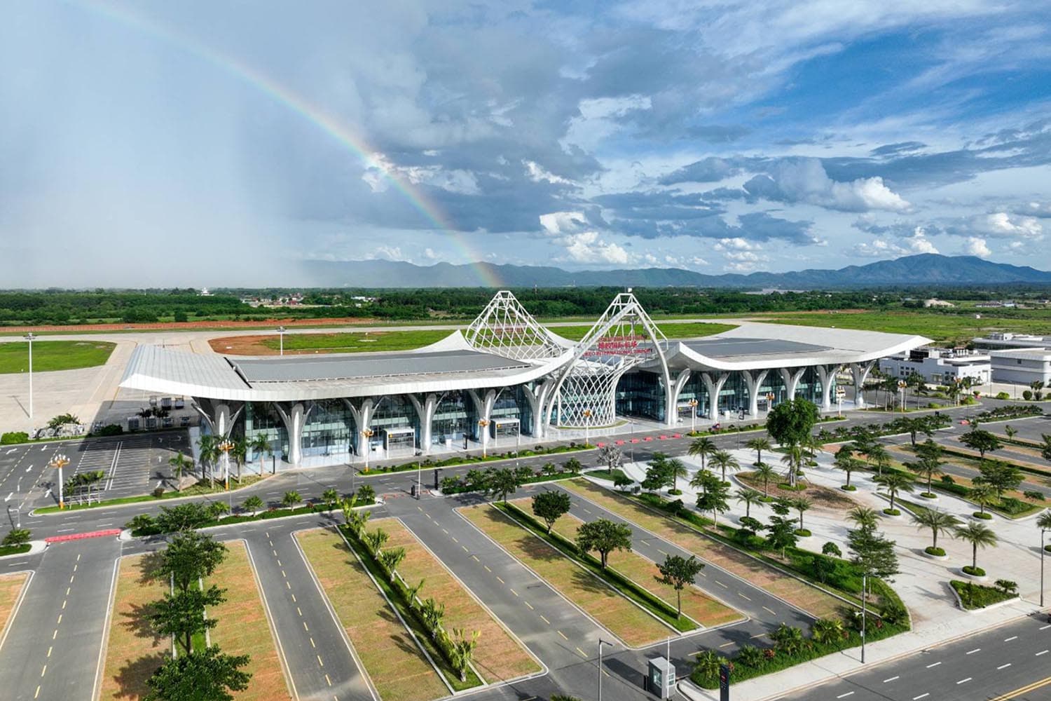 จับตา! สปป.ลาว วางยุทธศาสตร์ 5 ปี ตั้งเป้ายกระดับธุรกิจการบินเติบโตผงาดคุมลุ่มน้ำโขง