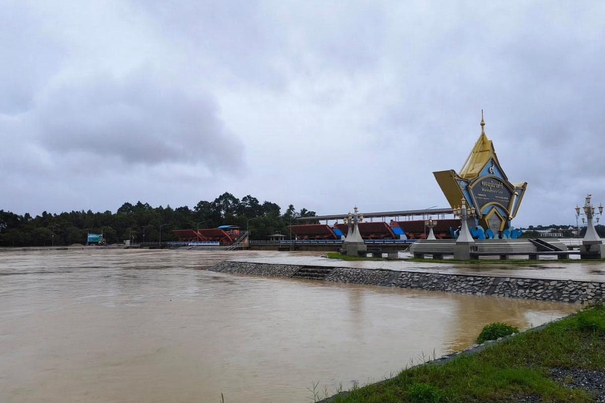 The-Royal-Irrigation-Department-confirms-that-flooding-in-Hat Yai-will-return-to-normal-within-one-week-SPACEBAR-Photo01.jpg