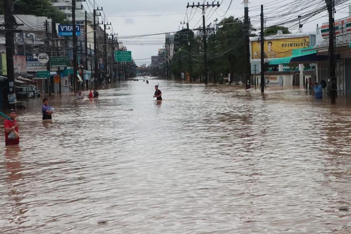 The-Royal-Irrigation-Department-confirms-that-flooding-in-Hat Yai-will-return-to-normal-within-one-week-SPACEBAR-Photo02.jpg
