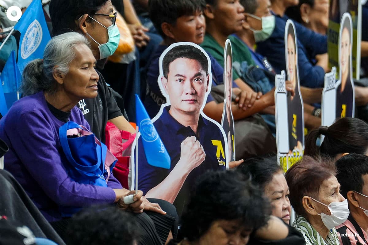 The-atmosphere-at-the-end-of-the-campaign-registration-period-for-Bangkok-MPs-2-SPACEBAR-Photo02.jpg