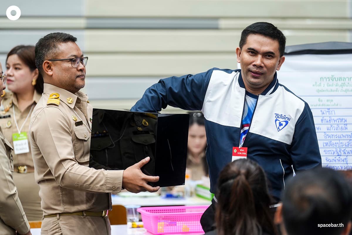 The-atmosphere-at-the-end-of-the-campaign-registration-period-for-Bangkok-MPs-SPACEBAR-Photo07.jpg