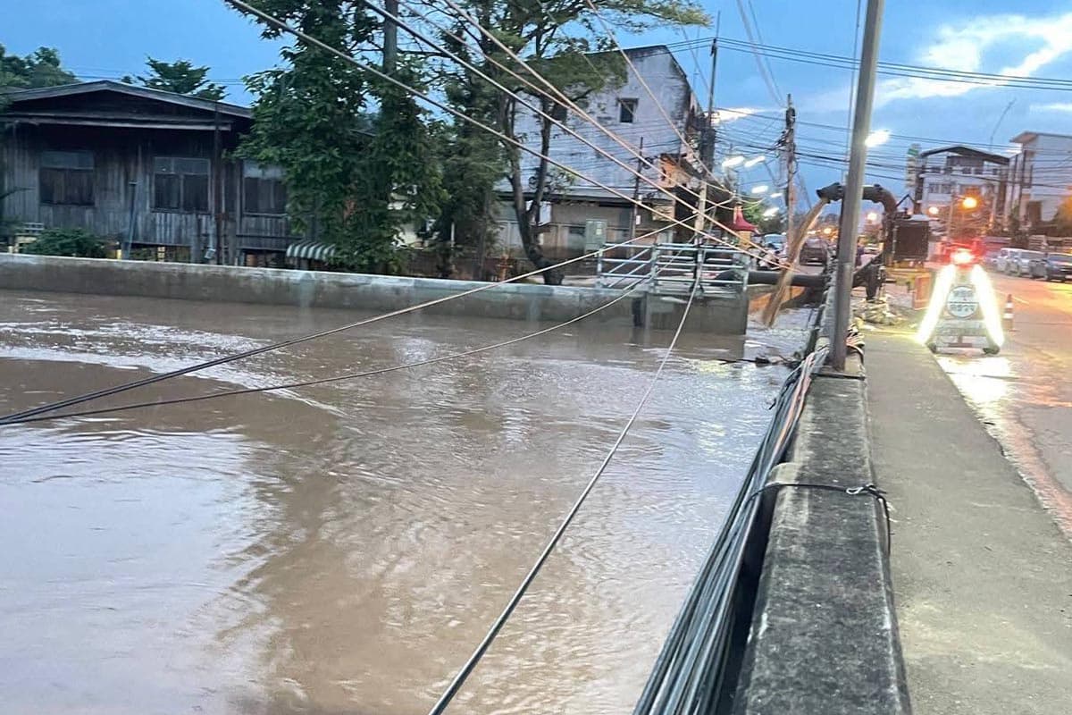 The-flood-situation-in-Lom Sak-District-Phetchabun-Province-has-begun-to-improve-and-return-to-normal-SPACEBAR-Photo03.jpg