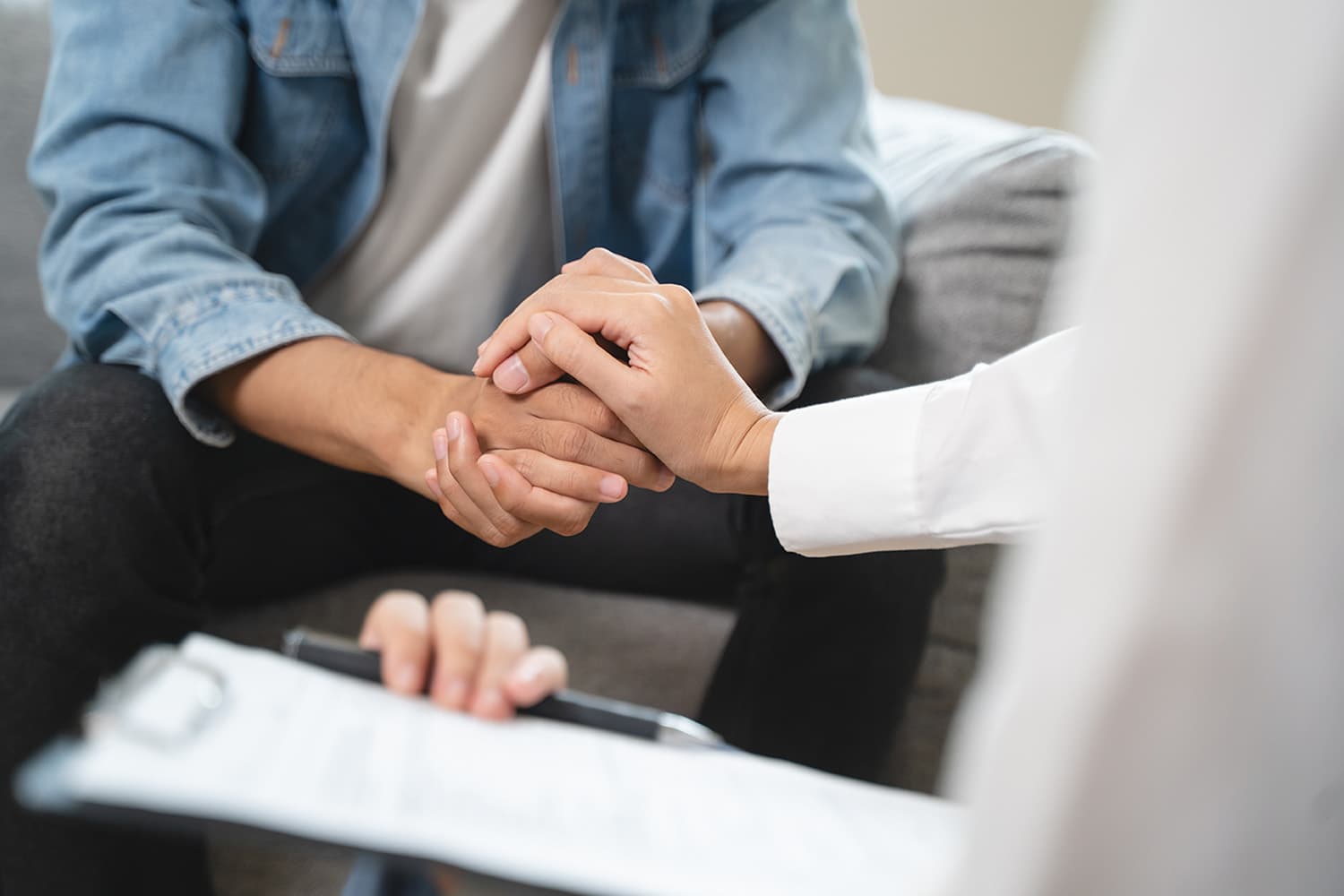 รัฐบาลห่วงใยคนไทย แนะ 6 วิธีดูแลสุขภาพใจ! ช่วงเหตุความไม่สงบตะวันออกกลาง