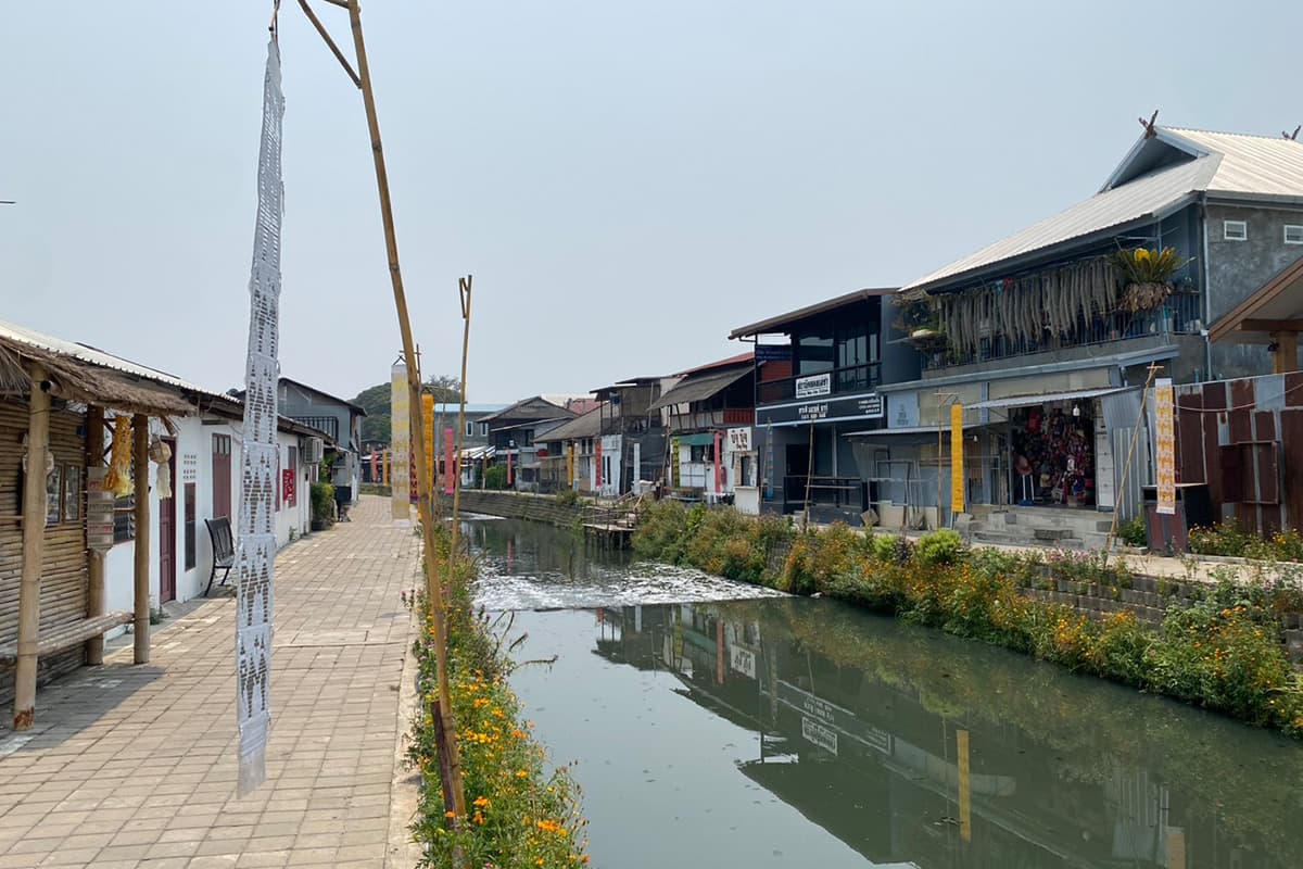 The-problem-of-polluted-water-in-the-Mae Kha-Canal-Chiang Mai-Province-SPACEBAR-Photo04.jpg