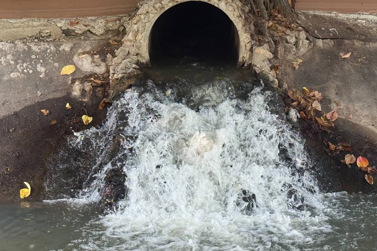The-problem-of-polluted-water-in-the-Mae Kha-Canal-Chiang Mai-Province-SPACEBAR-Photo06.jpg