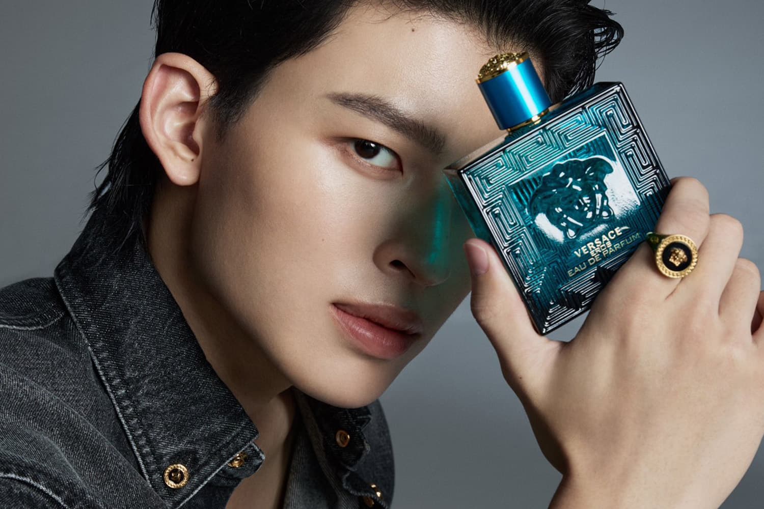 Versace_Fragrance_Ambassador_Southeast_Asia_Pond_Naravit_SPACEBAR_Hero_6c043857f4.jpg