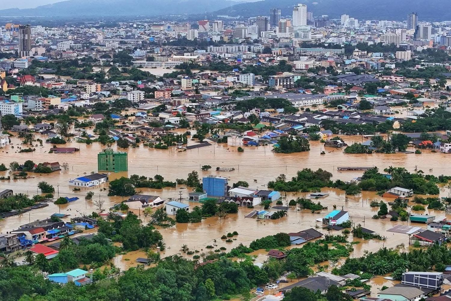 ภาคใต้ตอนล่างฝนยังตกหนักบางแห่ง พัทลุง สงขลา ปัตตานี ยะลา นราธิวาส ตรัง สตูล ระวังน้ำท่วมฉับพลัน
