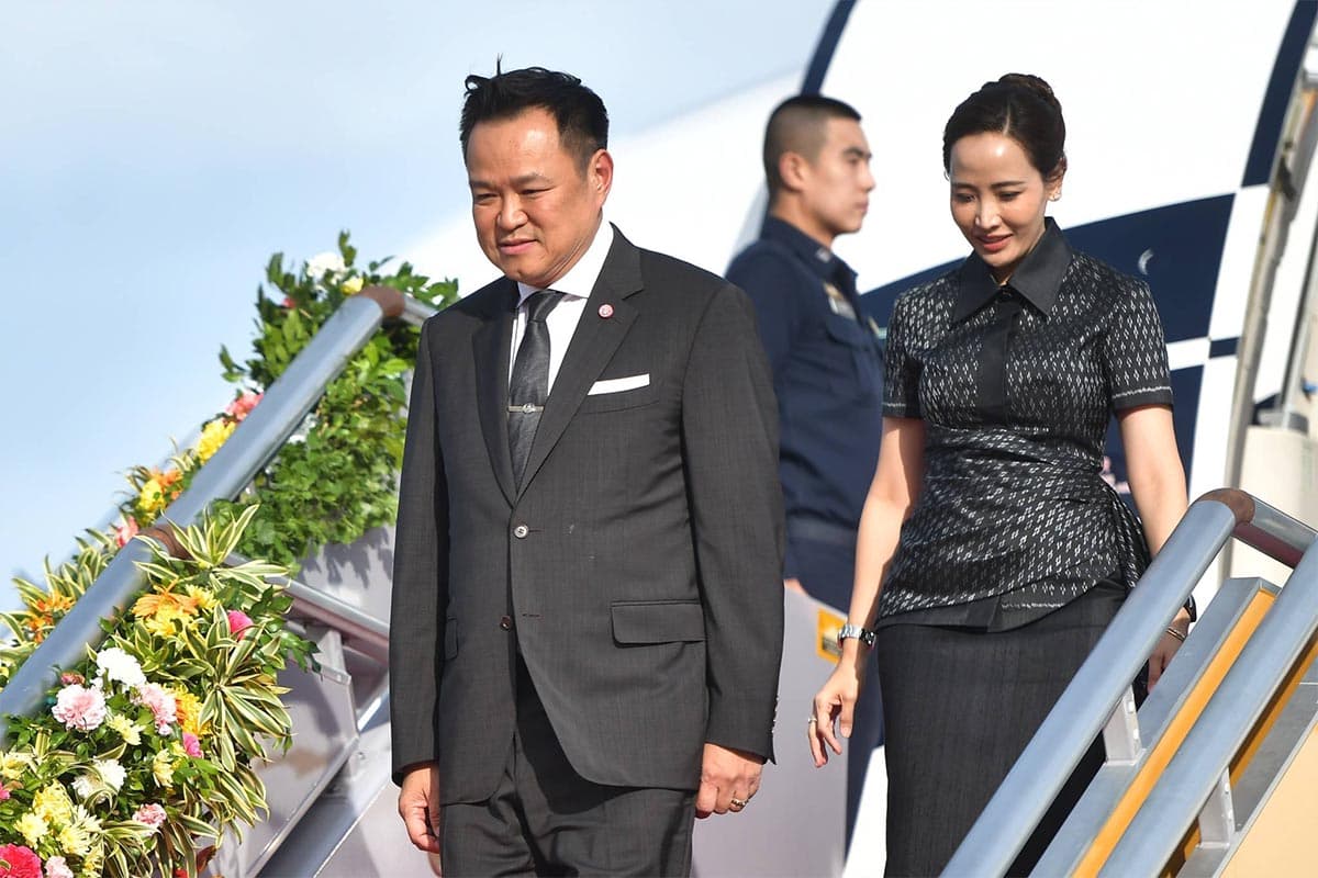 anutin-arrives-in-cebu-for-trilateral-talks-and-48th-asean-summit-SPACEBAR-Photo04.jpg