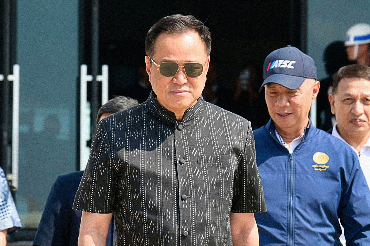 ‘อนุทิน’ ปัดตอบเอาไงกับ ‘กล้าธรรม’ ชี้ ‘โหวตนายกฯ’ ต้องรอขั้นตอนตามกฎหมาย