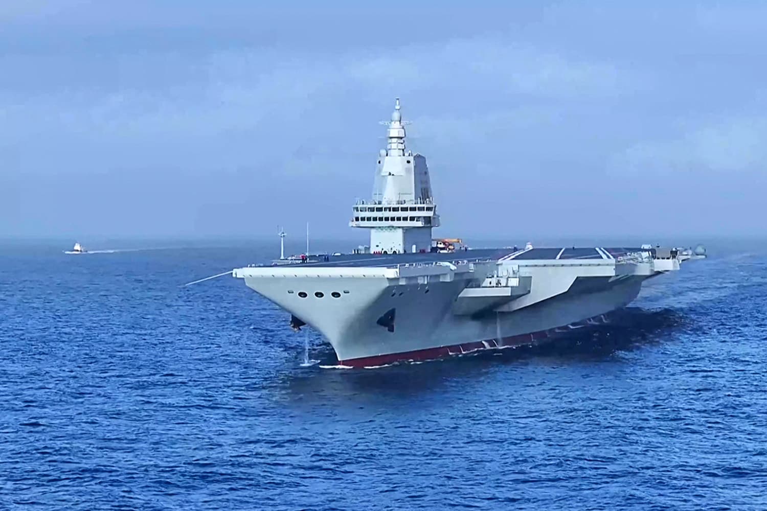 จีนเปิดตัว ‘ฝูเจี้ยน’ เรือบรรทุกเครื่องบินลำใหม่ที่ทันสมัยที่สุดเข้าประจำการทัพเรือ