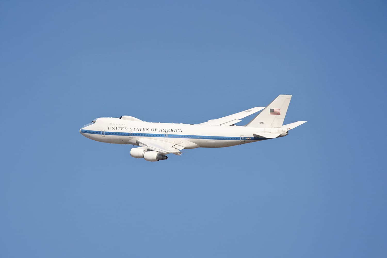 พบ ‘เครื่องบินวันสิ้นโลก’ E-4B Nightwatch ของสหรัฐฯ ขึ้นบินก่อนถึงเส้นตายทรัมป์ถล่มอิหร่าน