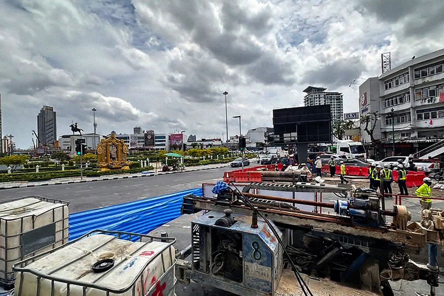 ปิดถนนประชาธิปก 100% วงเวียนใหญ่อัมพาตชั่วคราว เร่งซ่อมอุโมงค์ MRT สายสีม่วง