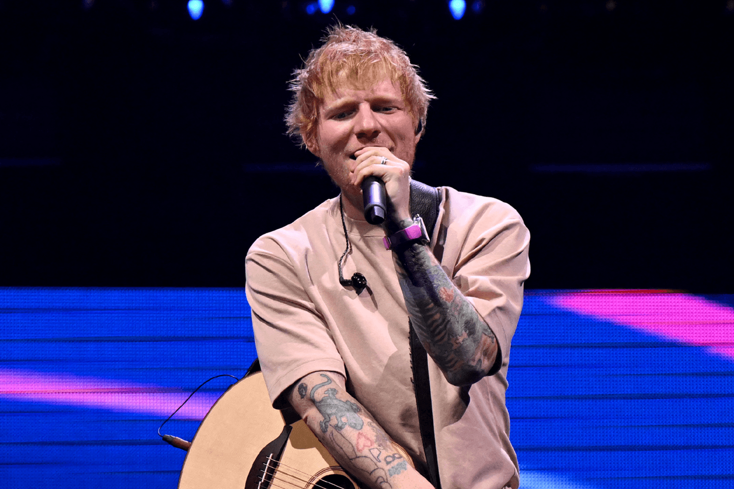 การเมืองเป็นเหตุ ทัวร์ Ed Sheeran สะเทือน! ศิลปินร่วมทัวร์ทยอยถอนตัว
