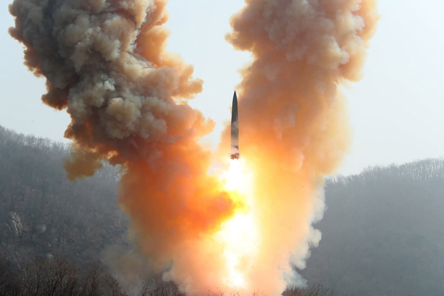 โลกจับตาสนธิสัญญานิวเคลียร์สหรัฐฯ-รัสเซียหมดอายุ หวั่นเกิดการแข่งขันกันสะสมอาวุธ