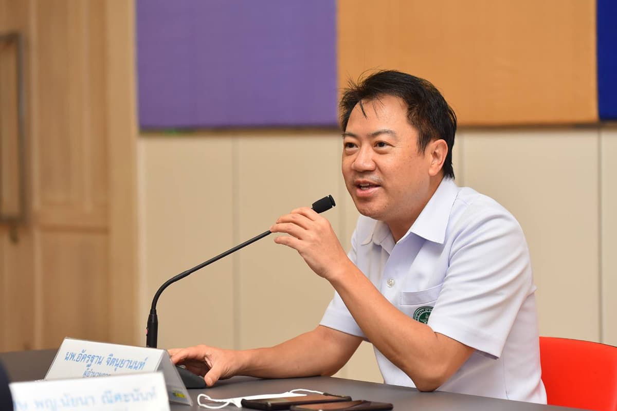 นายแพทย์อัครฐาน จิตนุยานนท์ รองอธิบดีกรมการแพทย์