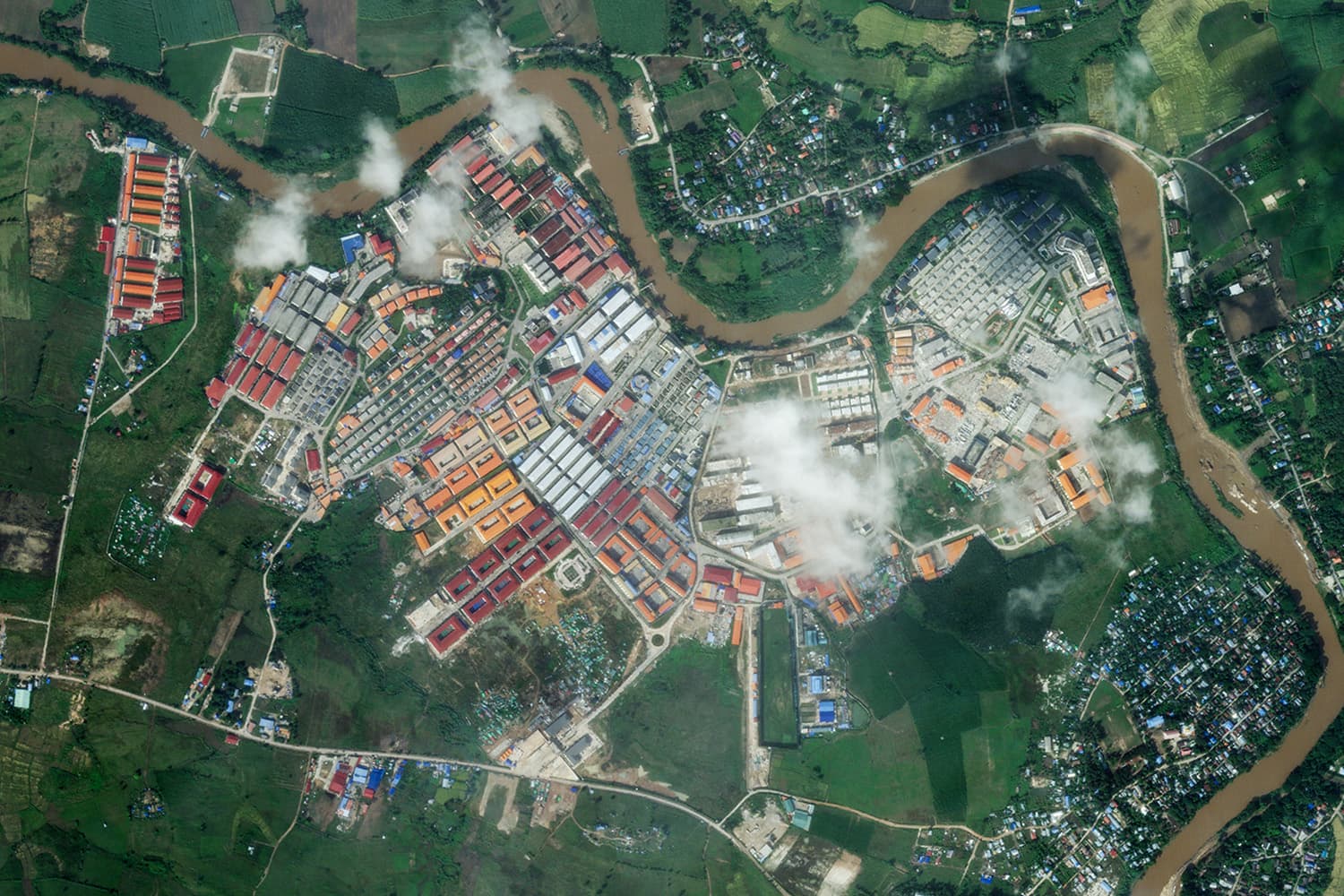 ภาพถ่ายดาวเทียมเผยศูนย์สแกม ‘KK Park’ ส่วนใหญ่ยังไม่ถูกทำลายล้าง แม้เมียนมากวาดล้างอยู่