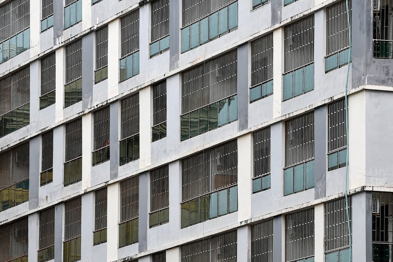 สื่อเกาหลีพรรณา “ทั้งเมืองสีหนุวิลล์แทบจะเป็นเหมือนคุก” เหยื่อรอดชีวิตเปิดใจถูกปฏิบัติแย่ยิ่งกว่า ‘สุนัข’