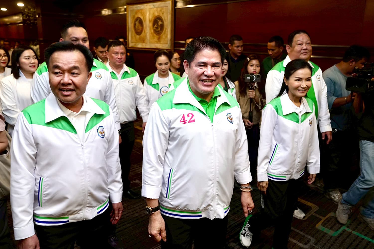 ‘กล้าธรรม’ เคาะ ’ธรรมนัส’ นั่งหัวหน้าพรรค–ปรับโครงสร้างทีมบริหารใหม่