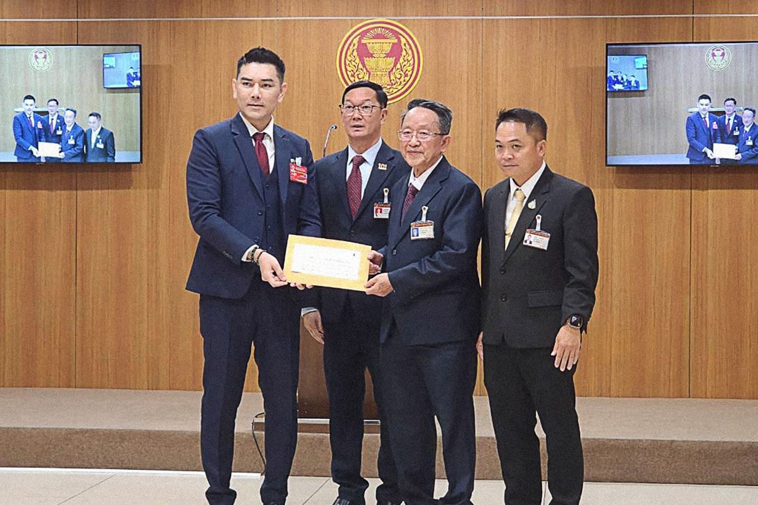 ‘ทนายอั๋น บุรีรัมย์’ ชง ‘เพื่อไทย’ ยื่นสอบจริยธรรม ‘อนุทิน’