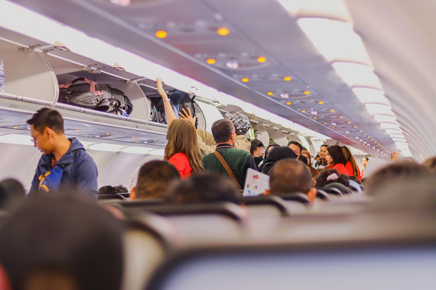 โจรระบาดสนามบิน! ตำรวจฮ่องกงจับชายชาวจีนขโมยบัตรเครดิตผู้โดยสารบนเที่ยวบินกรุงเทพฯ-ฮ่องกง