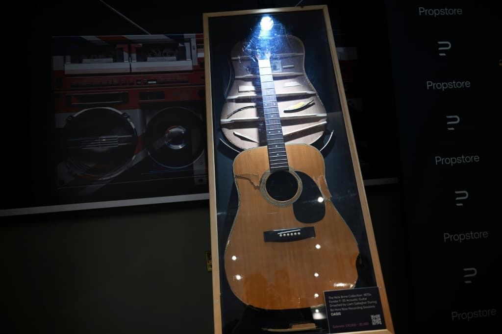 กีตาร์ Oasis ตั้งราคาประมูลกว่า 500,000 ปอนด์ พร้อมของสะสมดนตรีระดับตำนานกว่า 3 ล้านปอนด์