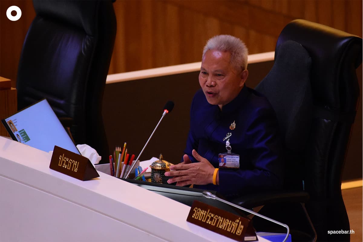 parliament-questions-prime-minister-absence-and-demands-explanation-SPACEBAR-Photo03-2.jpg