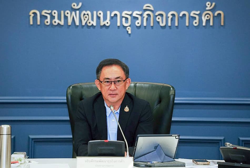 นายพูนพงษ์ นัยนาภากรณ์ อธิบดีกรมพัฒนาธุรกิจการค้า