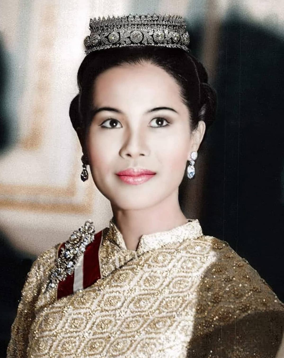 queen-sirikit-fashion-icon-of-thailand-SPACEBAR-Photo02.jpg