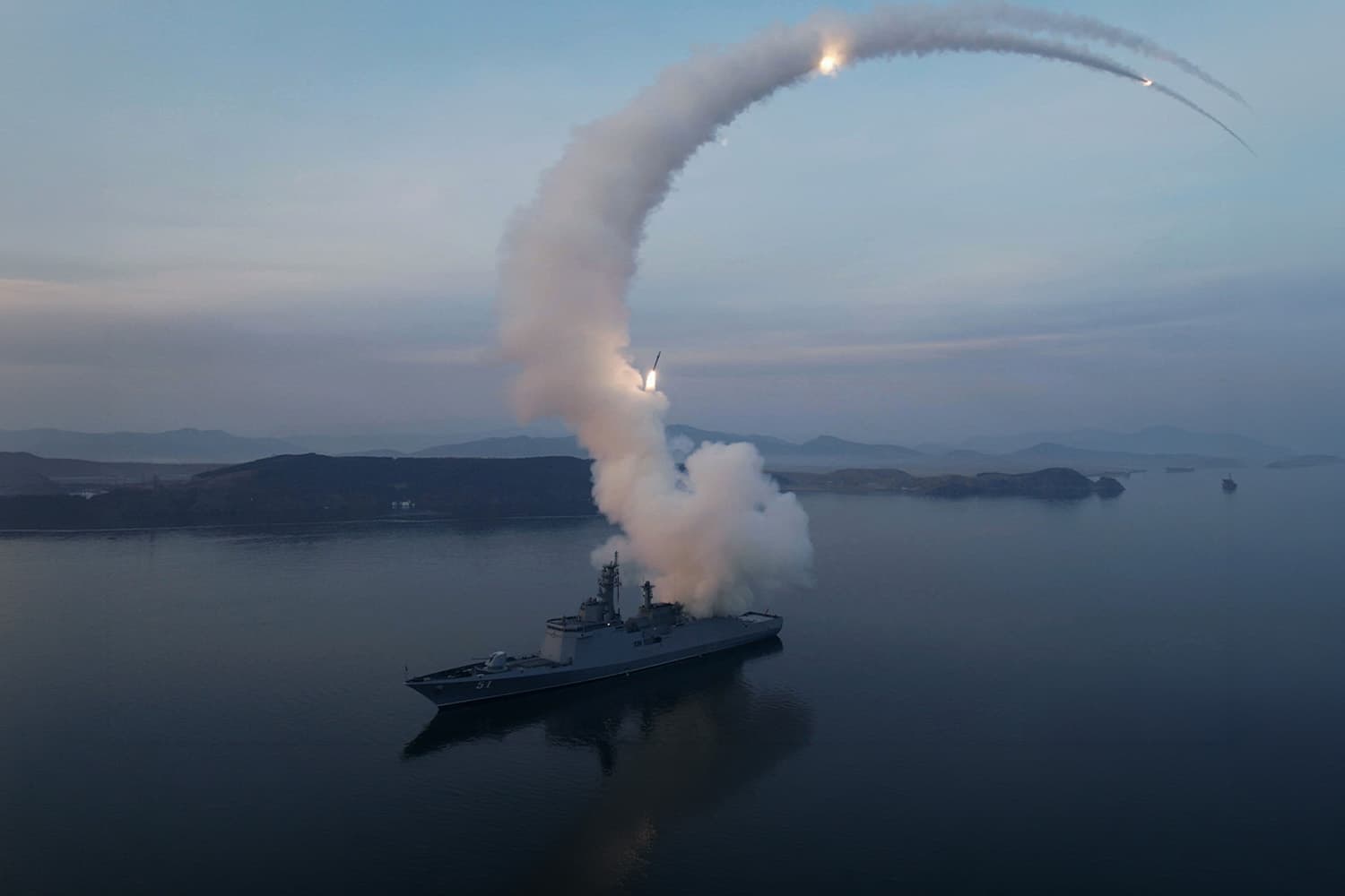 กองทัพเกาหลีใต้เผยเกาหลีเหนือยิงขีปนาวุธลงทะเลตะวันออก 2 วันติดแล้ว