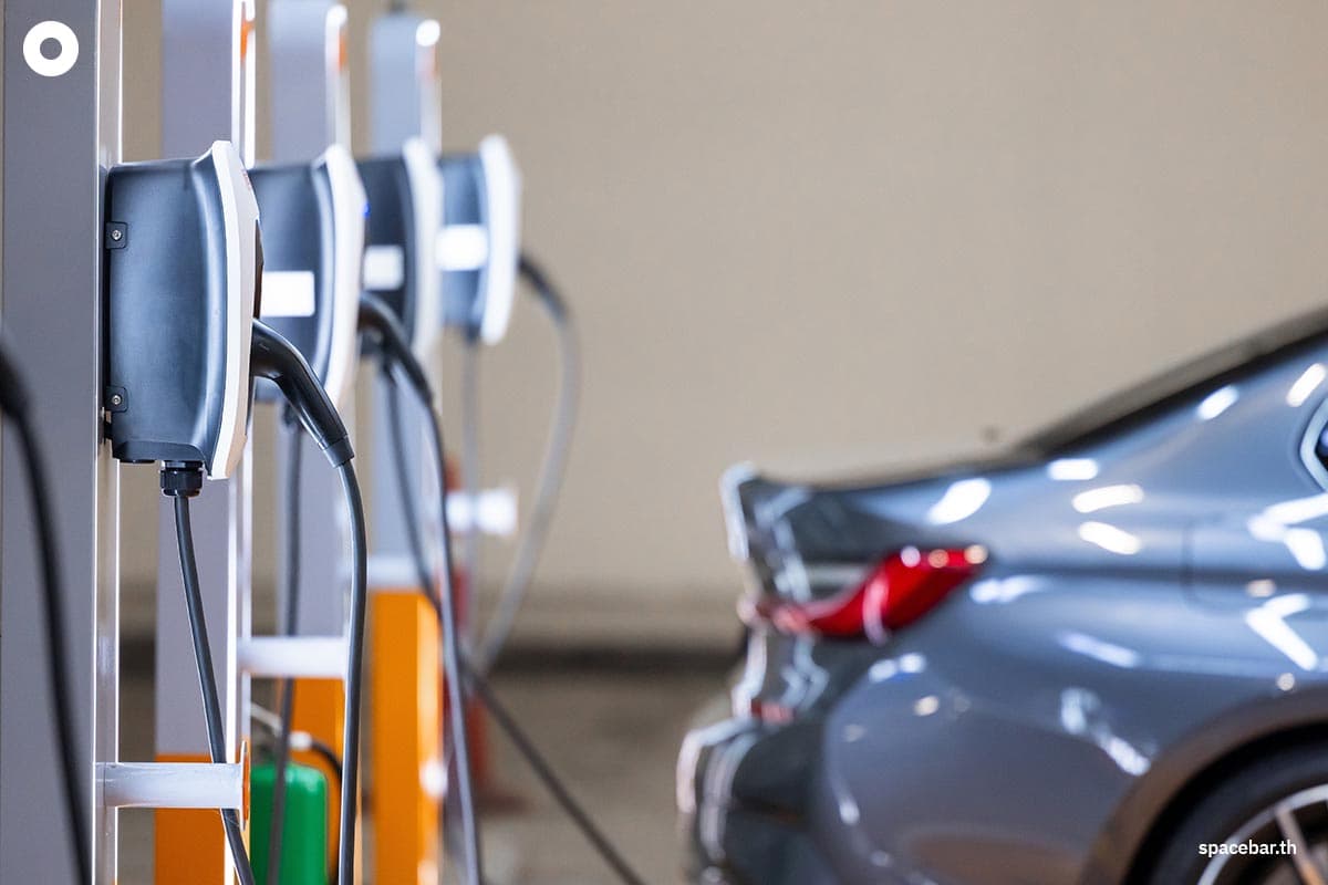 ค่ายรถยุโรปเร่งเครื่องลดคาร์บอนดัน EV เดินหน้า-เมอร์เซเดสถอยหลัง