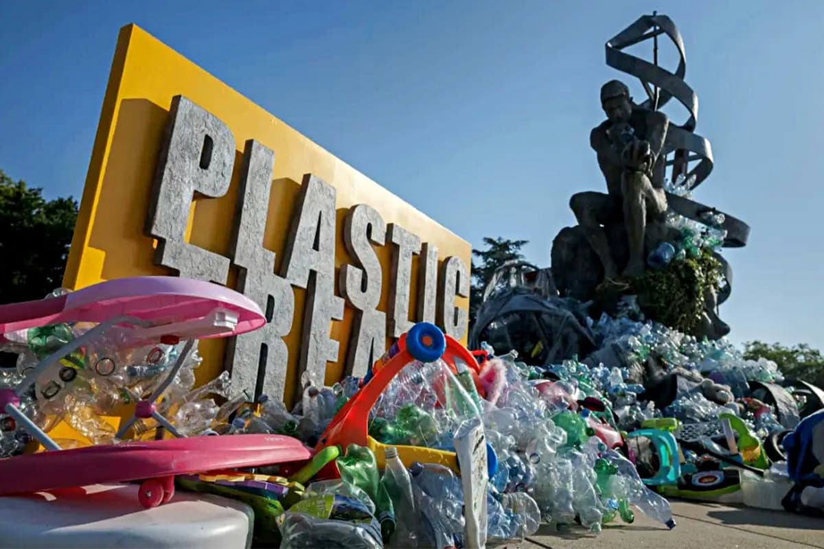 sustainability-plastics-treaty-discussions-stall-solution-uncertain-SPACEBAR-Photo01.jpg